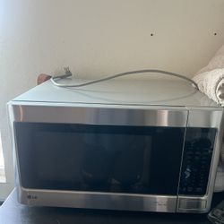 LG Microwave Oven