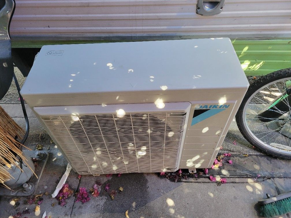 DAIKIN RX24NMVJU A/C & Heating Unit