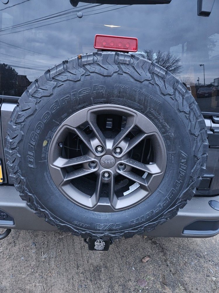 New / Never Used BFG KO2 255/75R17 BFGoodrich K02 255 75 17 Tire Only Dismounted