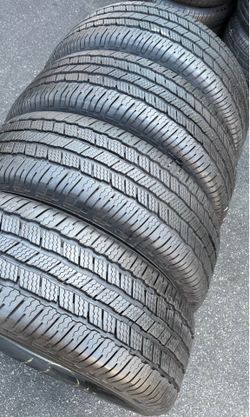 245 75 17 vendo un set de llantas usadas en excelente condición marca Michelin