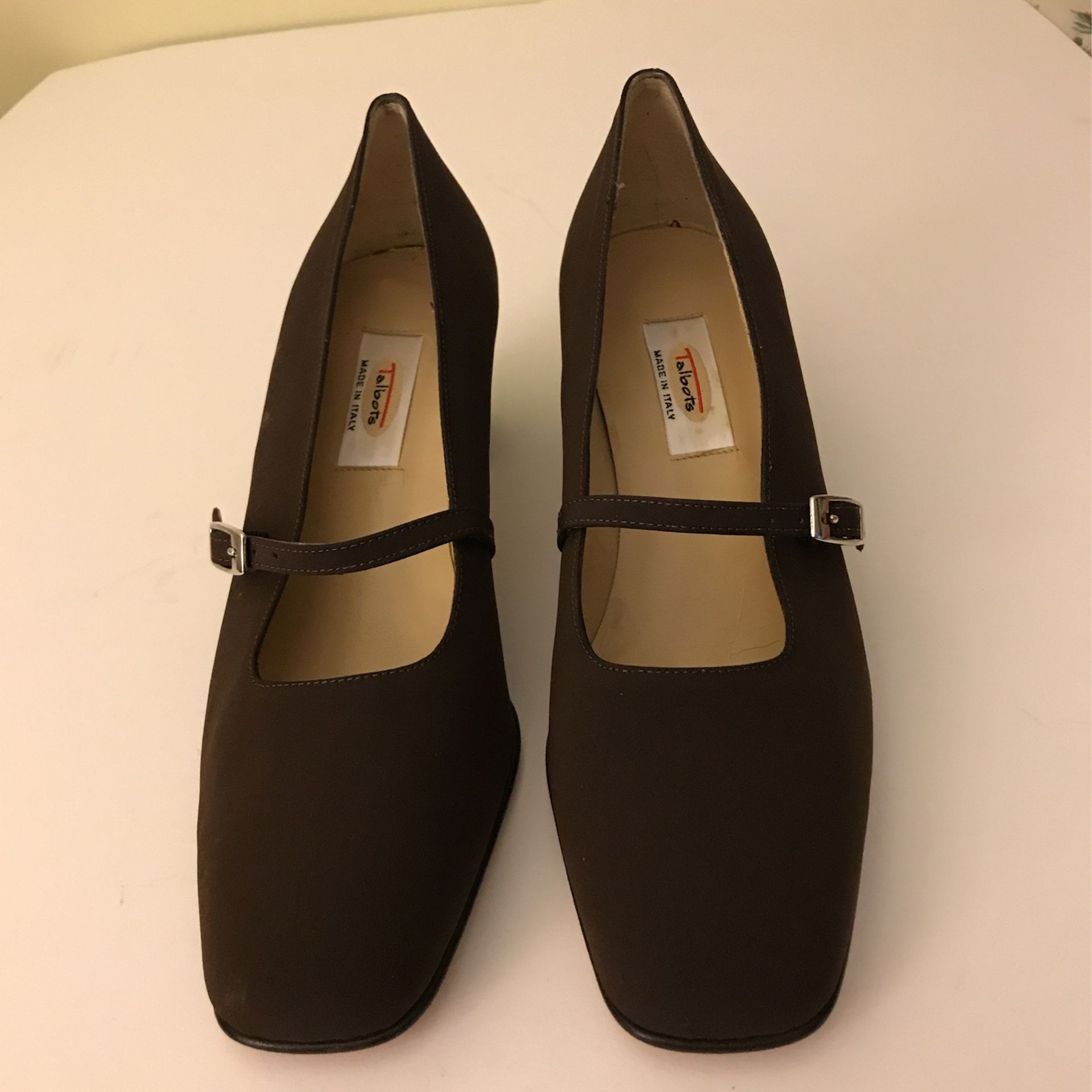 TALBOTS FABRIC UPPER AND LEATHER SOLE BROWN MARY JANE SHOES