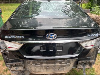 2013 Hyundai Sonata Hybrid trunk