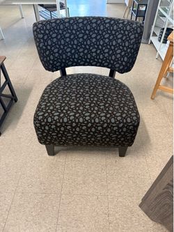Brown side chair