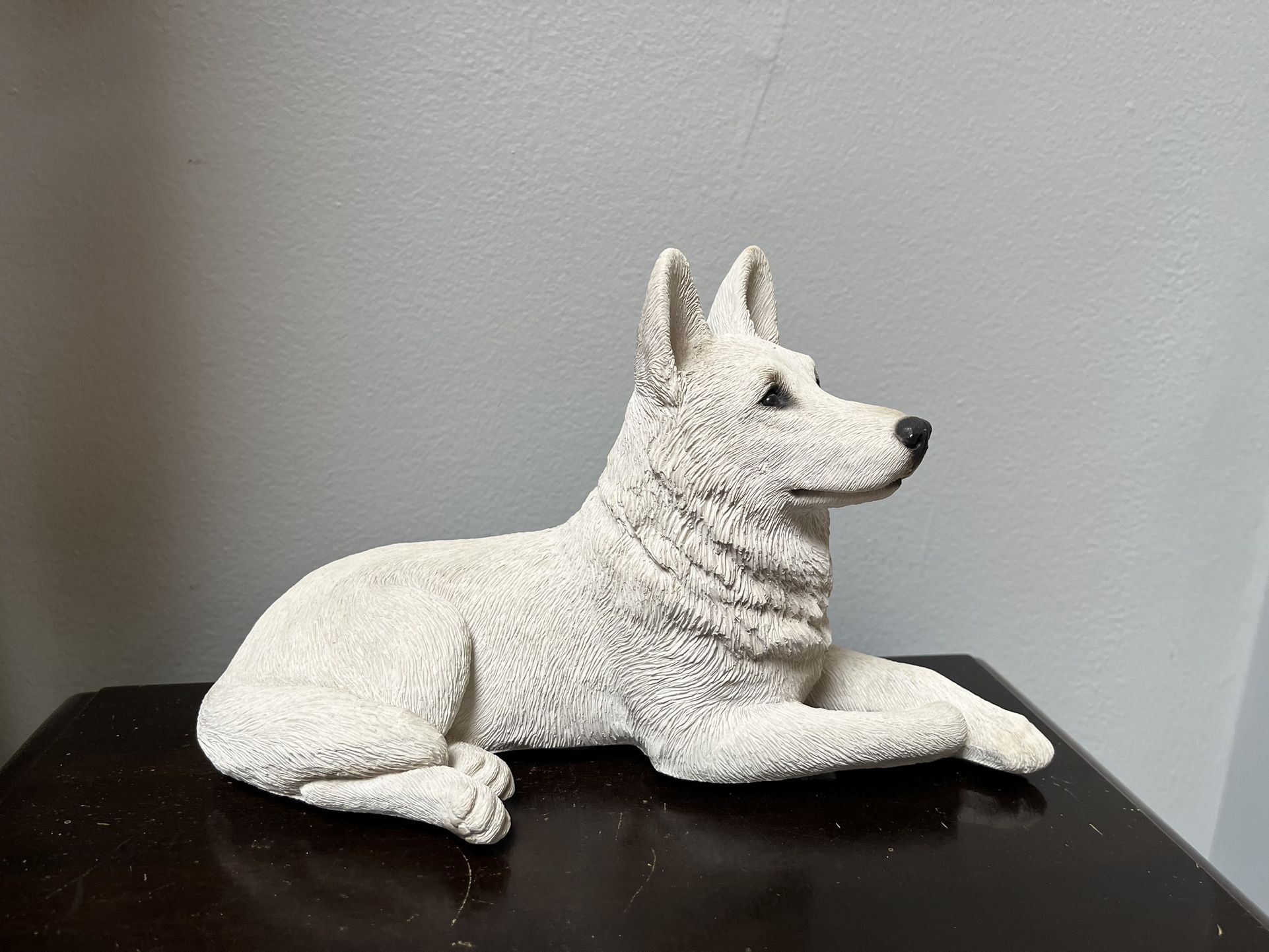 Beautiful Sandicraft German Shepherd statue