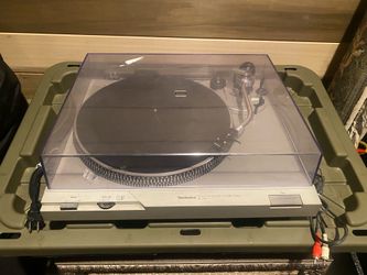 Technics SL-D2 Turntable