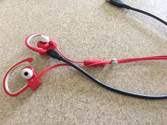 Powerbeats headphone