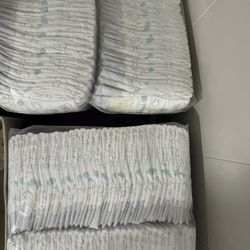 140 Newborn Pampers Diapers