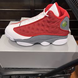 JORDAN 13 RED FLINT SIZE 9. BRAND NEW NEVER WORN