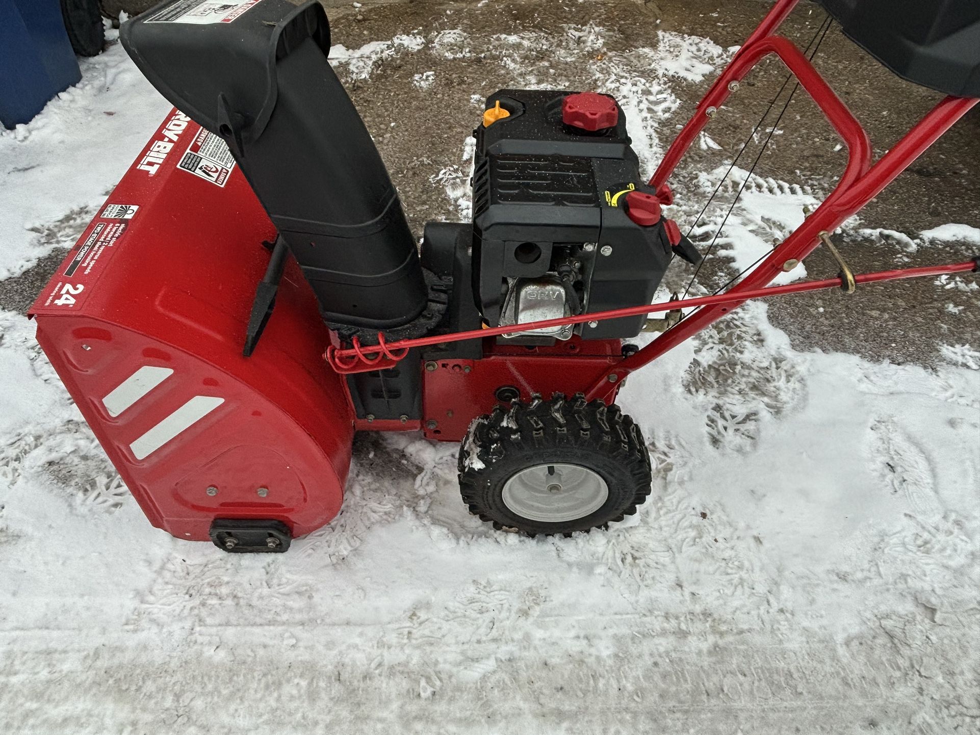 Troybilt 24 Inch Snowblower With Electric Starter 