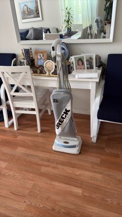 ORECK super light vacuum cleaners works perfect excellent condition never lose section