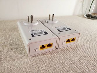 Netgear Powerline 2000 + Extra Outlet adapter Ethernet Kit