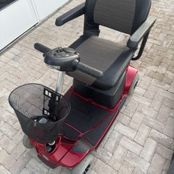 Pride Revo 4 wheel Scooter