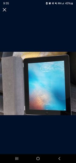 Old Ipads $25 Each Total Of 15 Icloud Locked