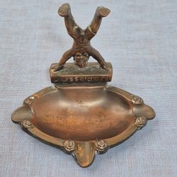 Vintage Copper/Copper-Toned Cast Metal Ashtray Dusseldorf 3.5" x 4"