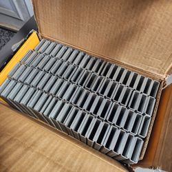 DEWALT 1-1/2 in. x 15-1/2-Gauge Glue Collated Flooring Staple (7,000 per Box)