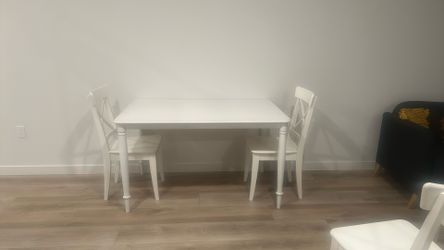 White Table With Four Chairs 