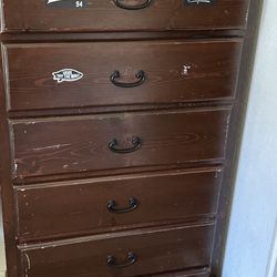 Free Dresser Come Pick Up 
