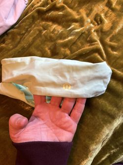 Women’s Lululemon headband 