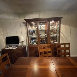 Becks Furniture Table And Hutch And 6 Chairs Excellent Condition $500