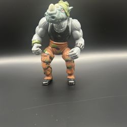 TMNT ROCKSTEADY Rhino Teenage Mutant Ninja Turtles 5" Playmate Toys 1988. Is a lil hard to get him to stand