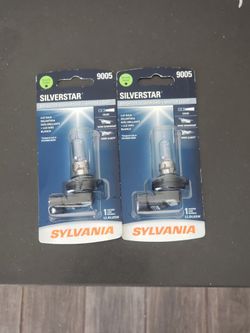 Pair (1x) of 9005 Silverstar Headlamp Bulbs