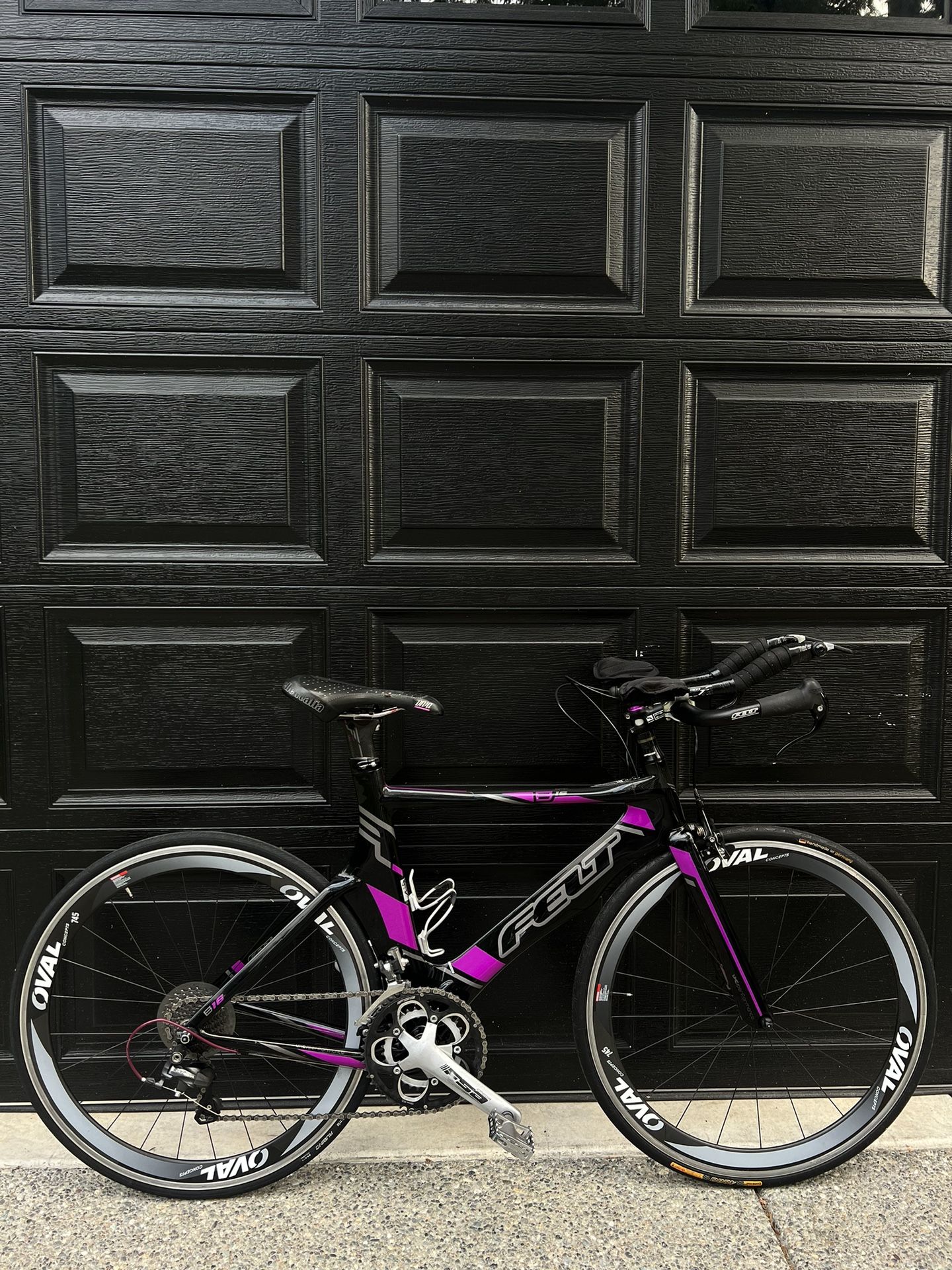 Felt B16 Triathlon Full Carbon Bike