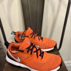 Nike Air Max Typha NFL Chicago Bears Mens Size 8.5 Shoes Orange  AR0506-800 9/10