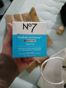 No 7 Hydrraluminous Hydration Day Gel
