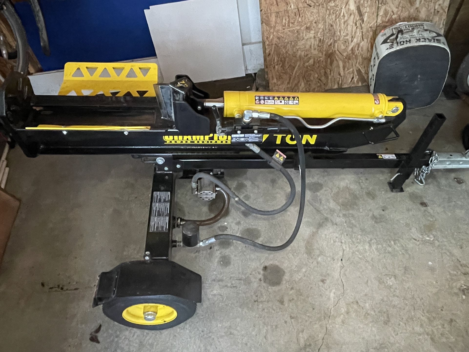 Champion 27 Ton Wood Log Splitter