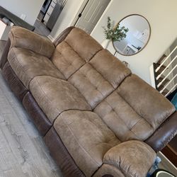 Navigator Power Reclining Sofa