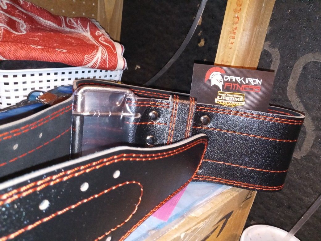 Dark Iron Fitness Medium Weight Belt