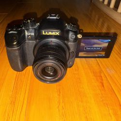 Panasonic GH4 