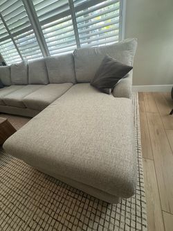 7pc sectional + area rug