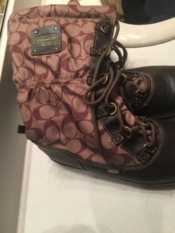 LIKE NEW COACH BOOTS. SIZE 8.5
