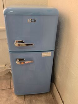 Mini fridge