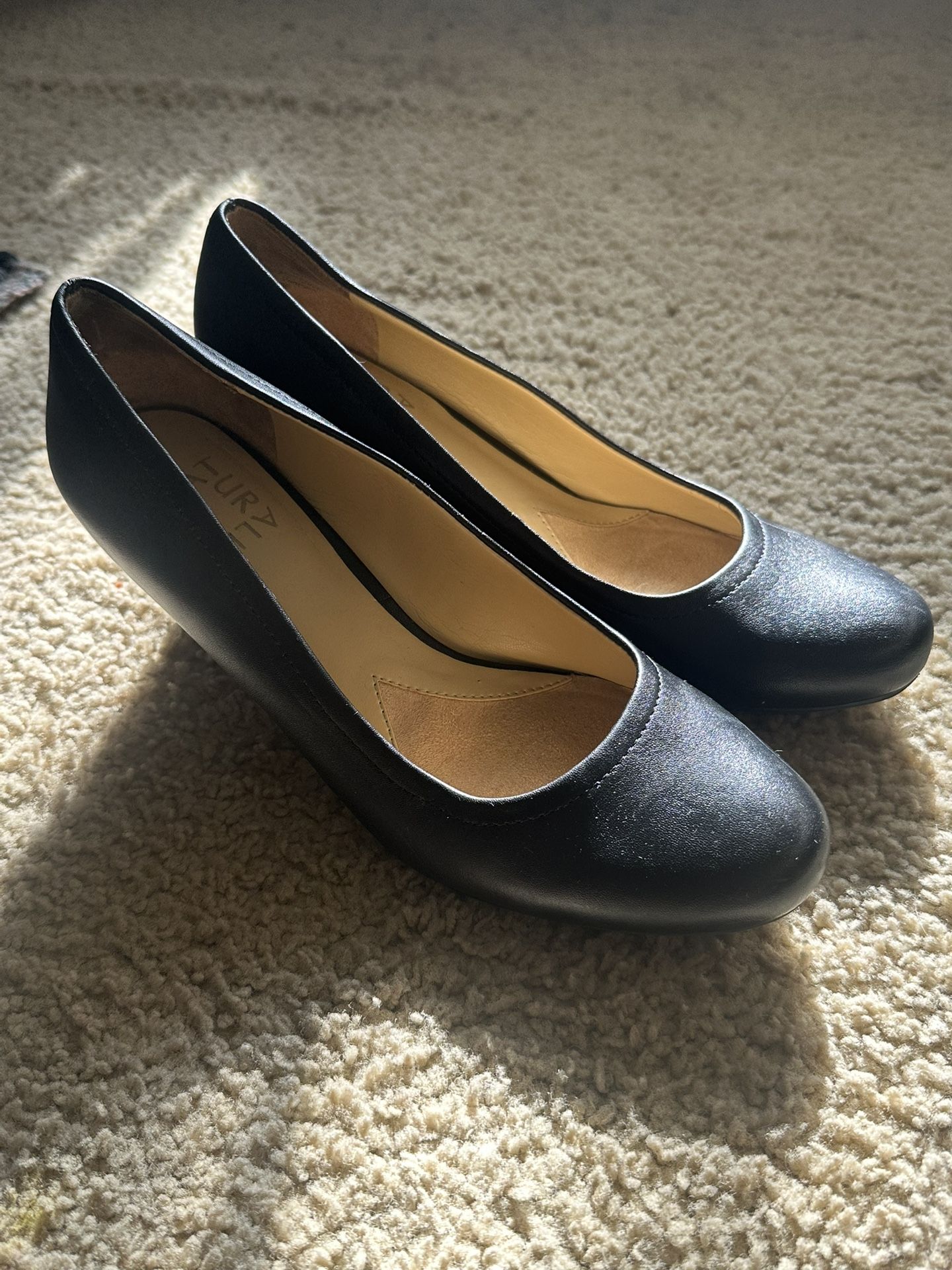 Naturalizer Women Black High Heels - Size 8