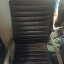 6 Office Chairs 10 Dollars An Piece