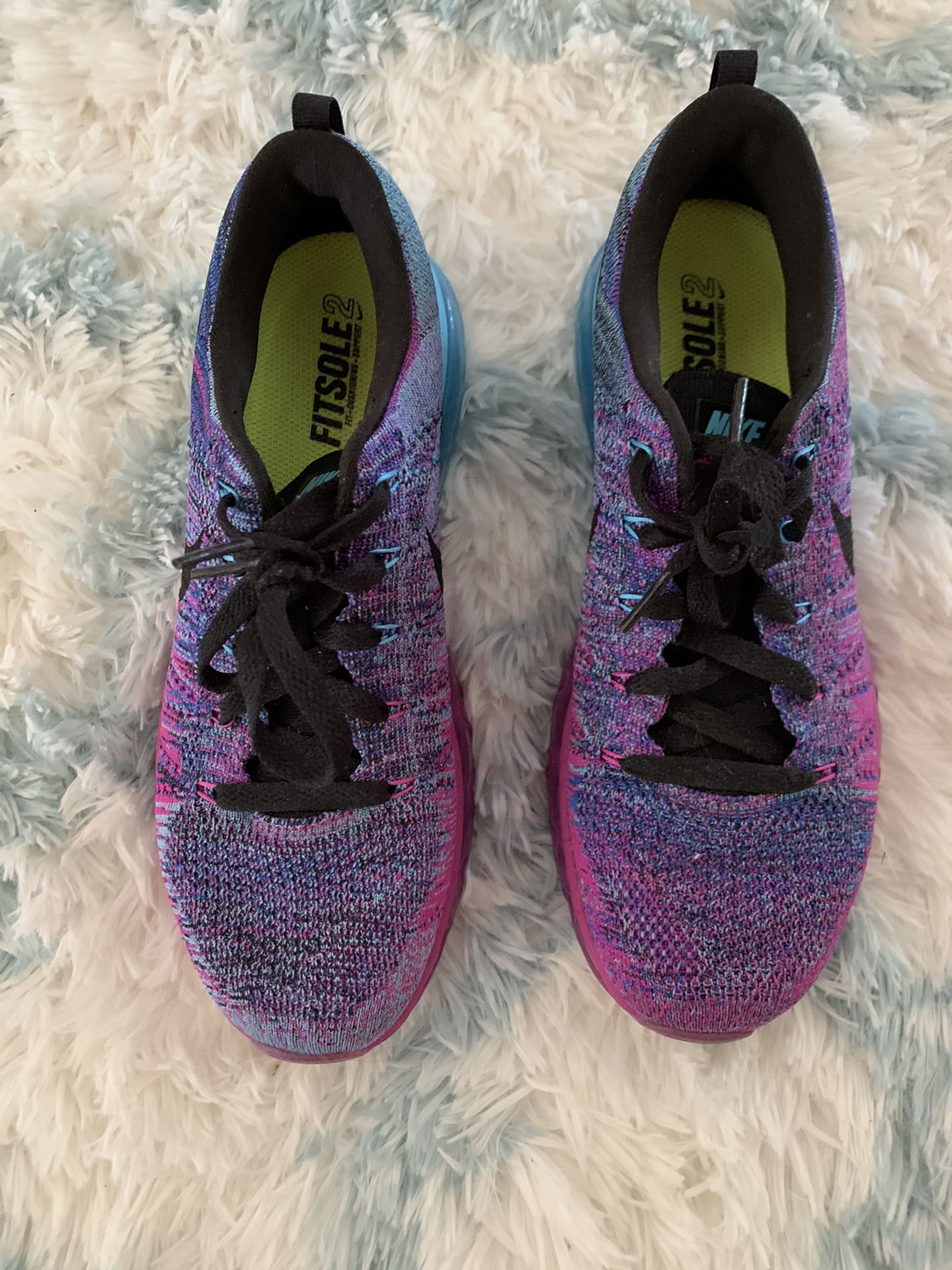 Nike Flyknit Max