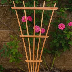     Wooden Garden Trellis / Trellis de Madera para Jardin🌸 2x $40