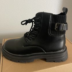 Girls boots