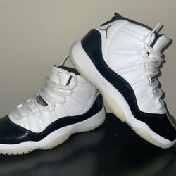 Air Jordan 'gratitude' size 6.5(39)boys size