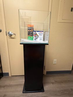 Aquarium with stand