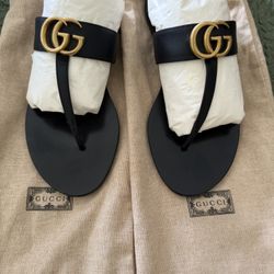 💞Gucci Flat Marmont Leather Sandal 🌿