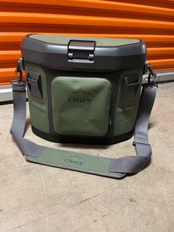 Otter Box Trooper 20 - Quart Cooler