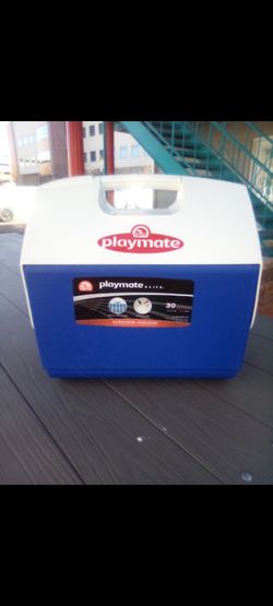 ice chest holds 30 cans pickup 2-11pm rainbow/Charleston cash only