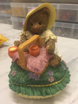 PLAYFUL TEDDY BEARS. SPRINGTIME PICNIC. MUSICAL ;))