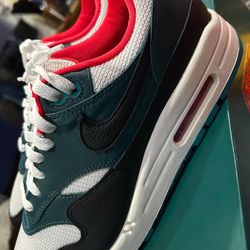 Airmax 1 Premium ‘LeBron Liverpool F.C.’ Sz 8.5M