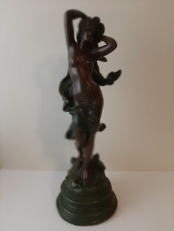 Resin female statue