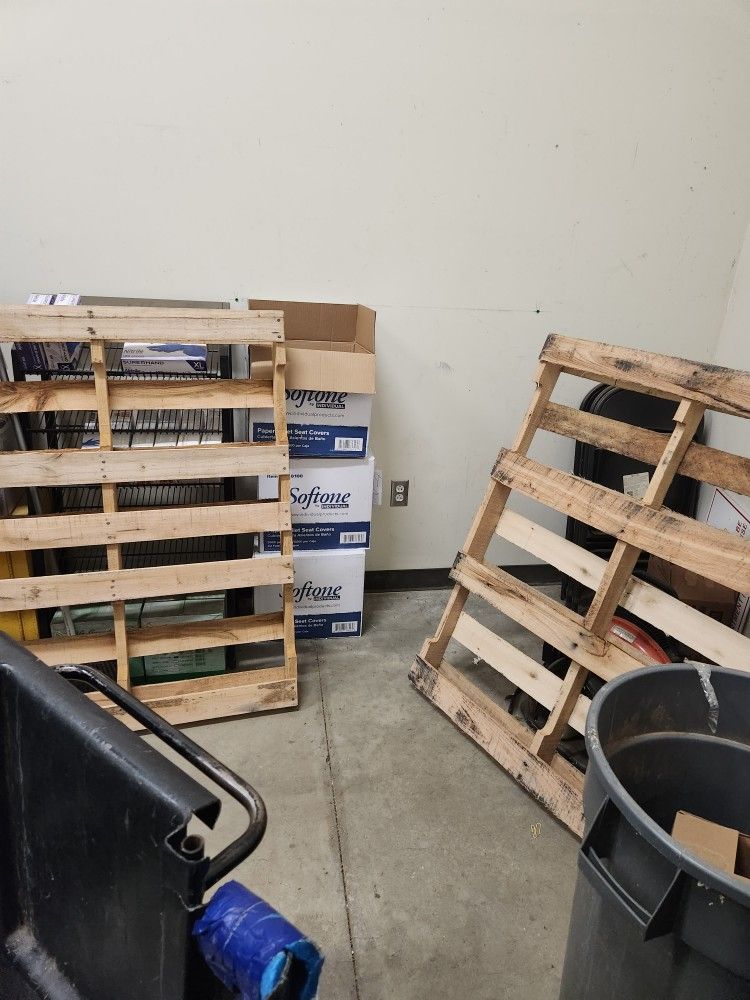FREE Pallets