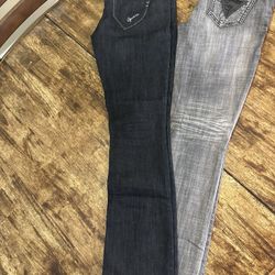 Guess Woman’s Jeans- (MAKE OFFER) 